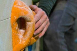 学生向けのスノボバスツアーで初心者レッスンはどこで受けられる？